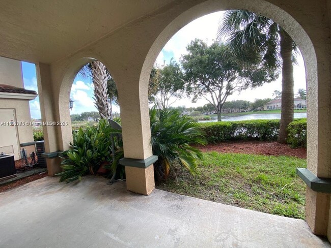 Building Photo - 2424 Centergate Dr