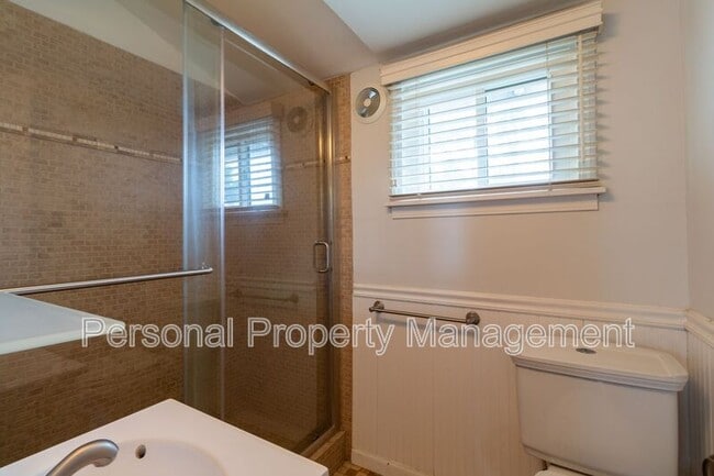 Building Photo - 1701 Franklin St