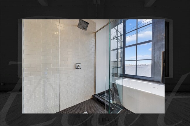 Building Photo - 2647 Locust St