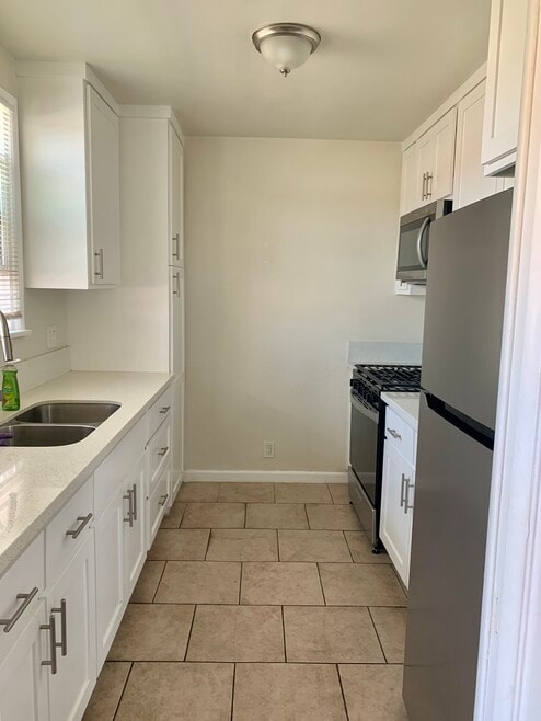 Building Photo - 3311 W 78th St