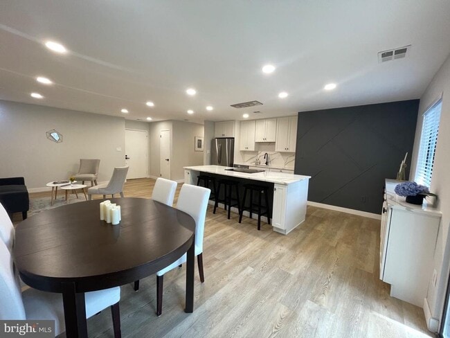 Building Photo - 11307 Gatesborough Ln