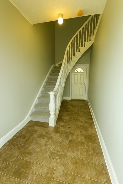 Building Photo - 1024 N 8th St