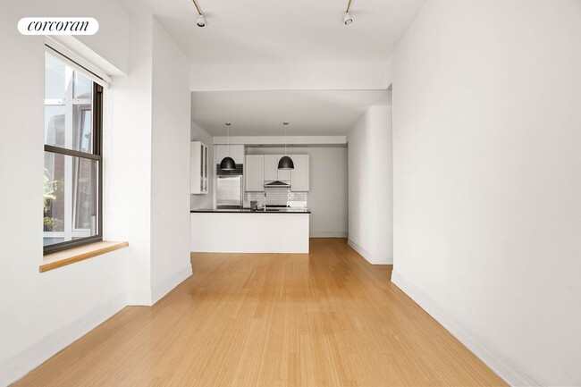 Primary Photo - 110 Livingston St