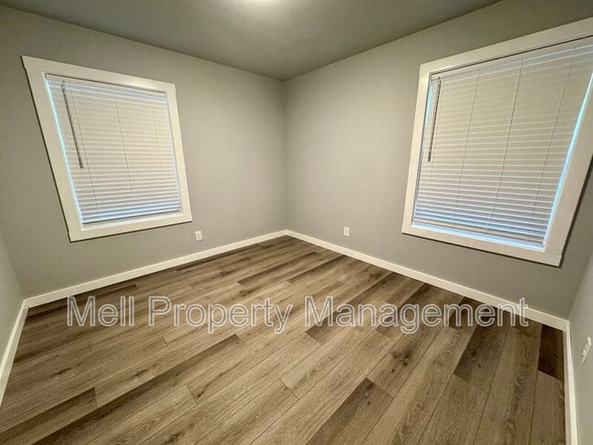 Building Photo - 1927 Stevens Street