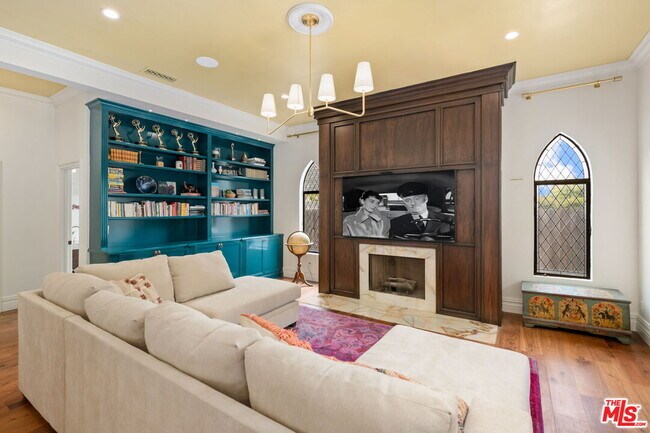 Building Photo - 434 26th St