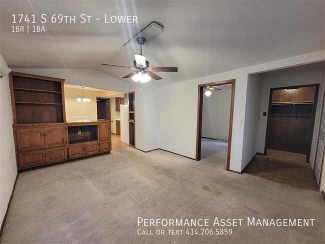 Building Photo - Charming 1-Bedroom Lower Unit with Modern ...