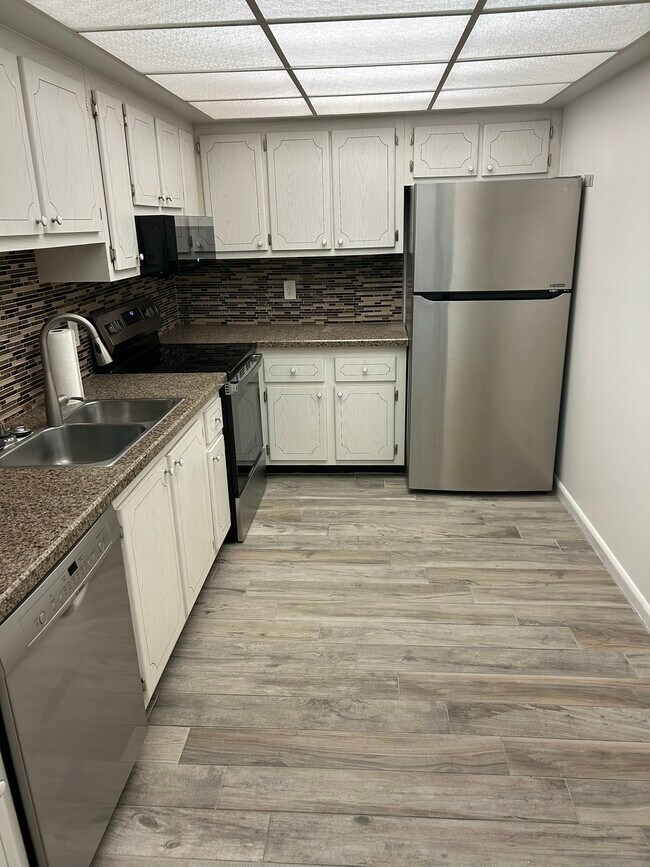Building Photo - 255 Dolphin Point