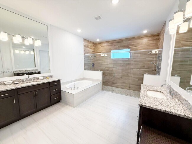 Building Photo - 12150 Bastille Cir S