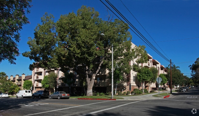 Building Photo - Park Verdugo