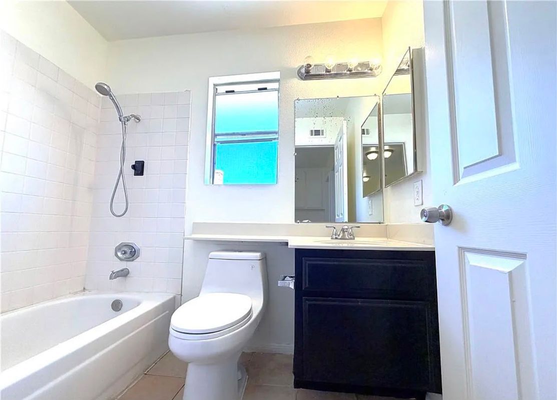 Building Photo - 39843 Amberley Cir