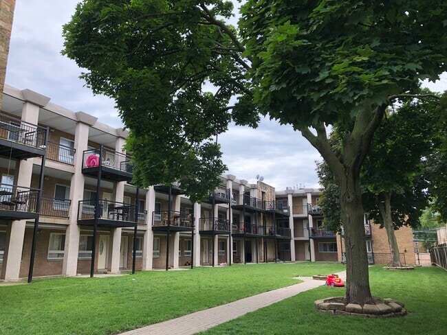 Primary Photo - Residences At Ridge (6424)