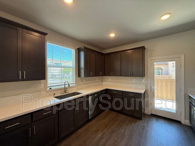 Building Photo - 948 Posey St