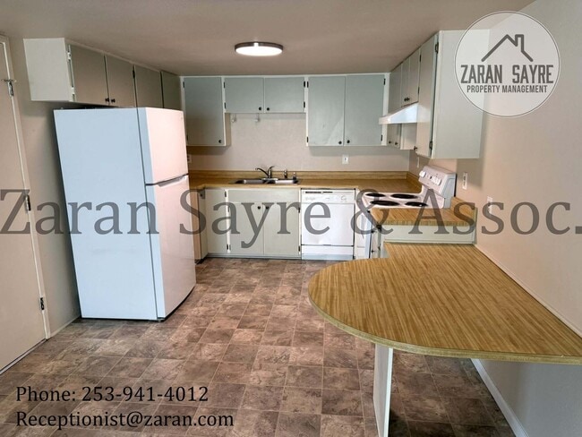 Building Photo - 203