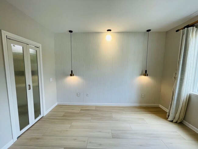 Building Photo - 25235 SE Klahanie Blvd