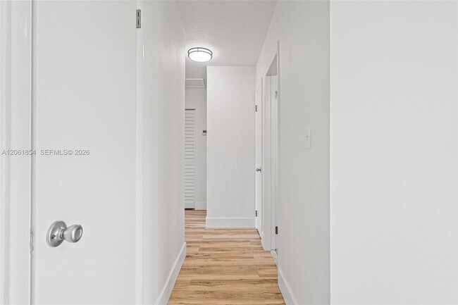 Building Photo - 5110 SW 106th Ave