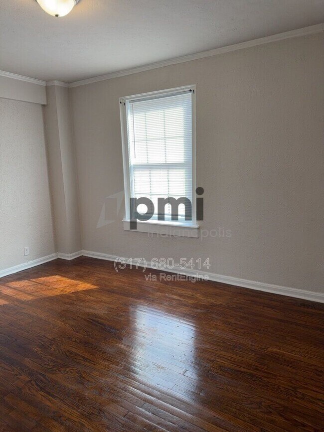 Building Photo - 1 W 28th St