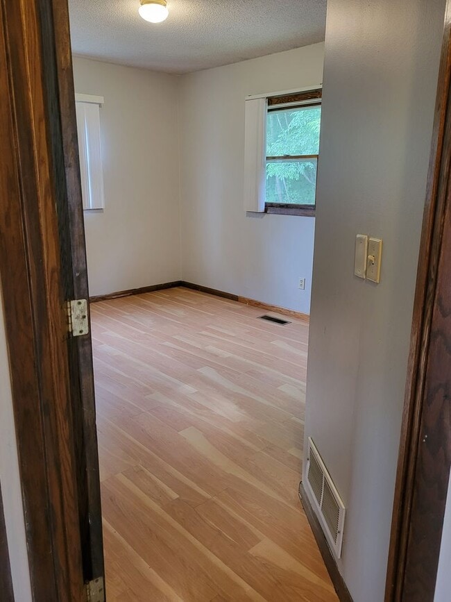 Building Photo - Single Family Home