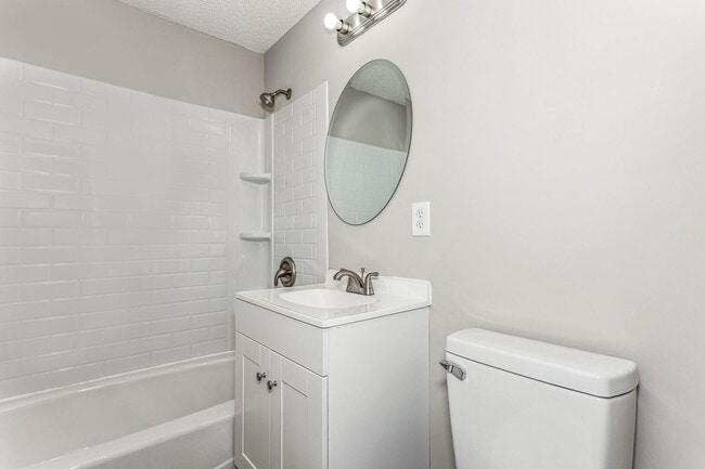 Building Photo - Spacious 3-Bedroom Home for Rent with Basement and Garage!