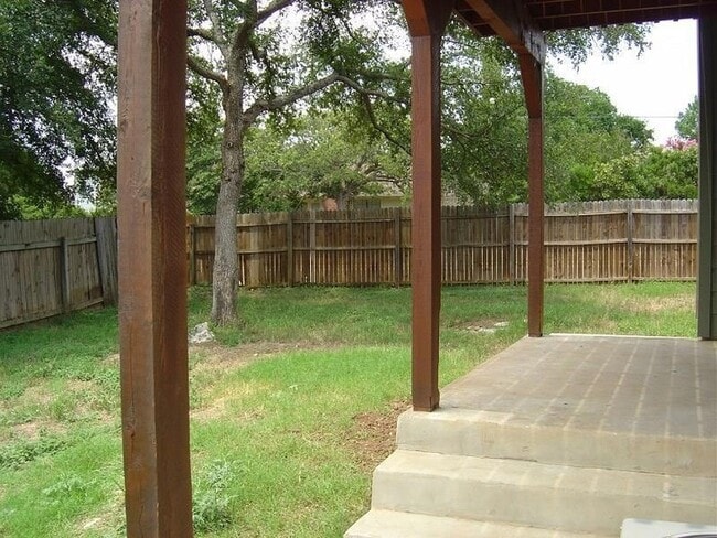 Building Photo - 1701 Horseshoe Cir