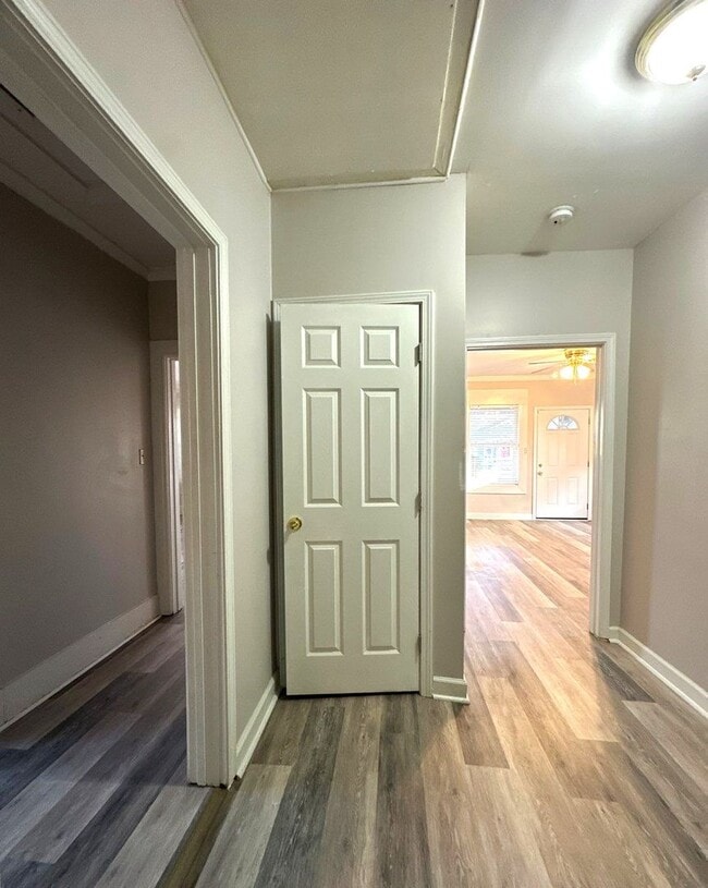 Building Photo - RHODES AREA 4 Bedroom /2.5 Bath House! Gorgeous New Floors