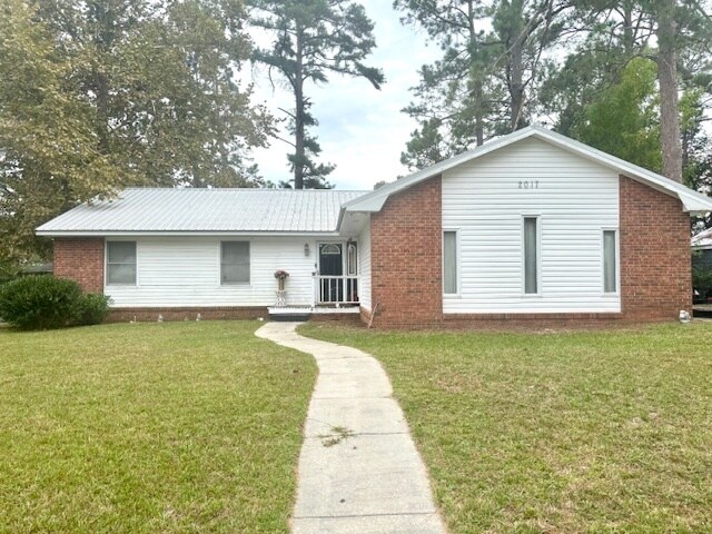 Primary Photo - 2017 Bradley Ave