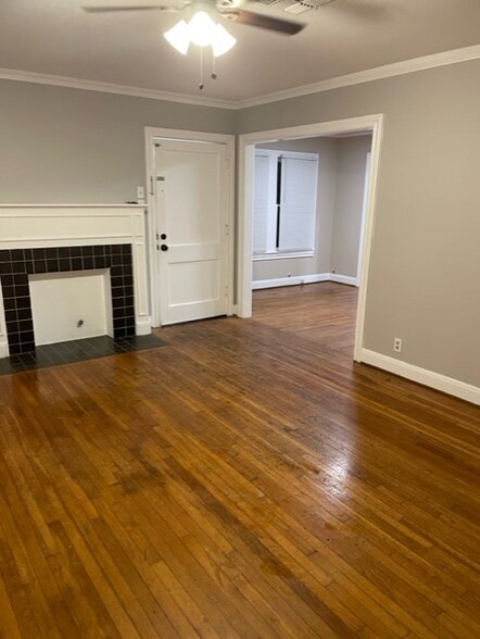 Building Photo - 320 Oleander Ave