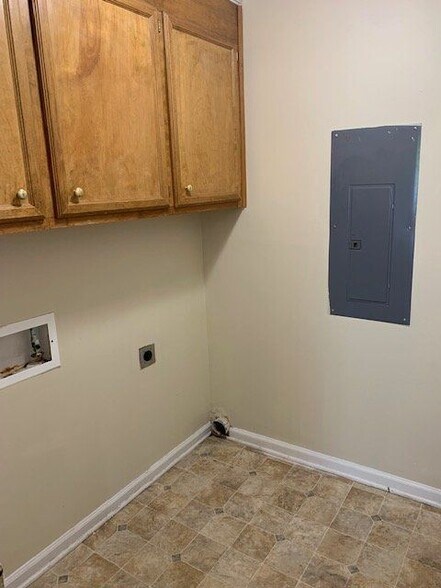 Building Photo - 3935 Sterling Pointe Dr