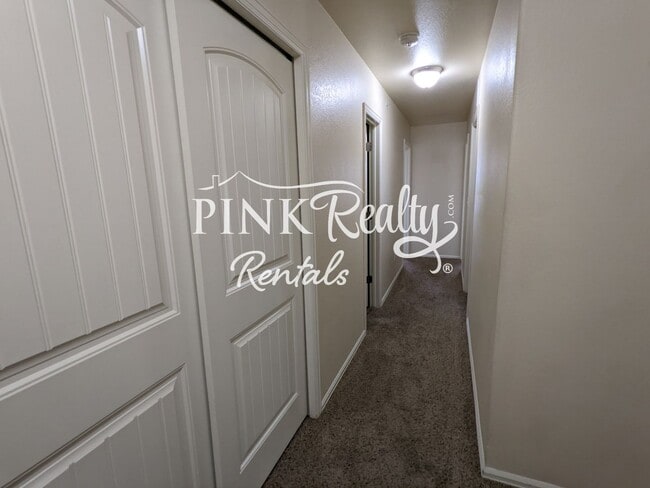 Building Photo - 4853 Pearl Kite View