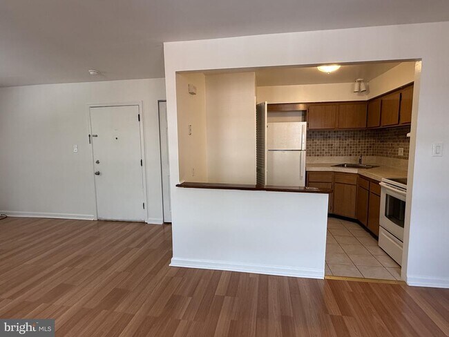 Building Photo - 512 Stidman Dr