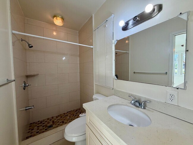 Building Photo - 444 Pau Street #H