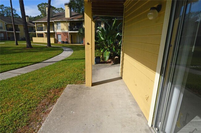 Building Photo - 8635 Mallard Reserve Dr