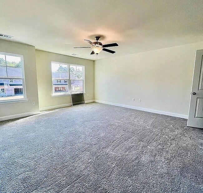 Building Photo - 719 Mill Creek Cir