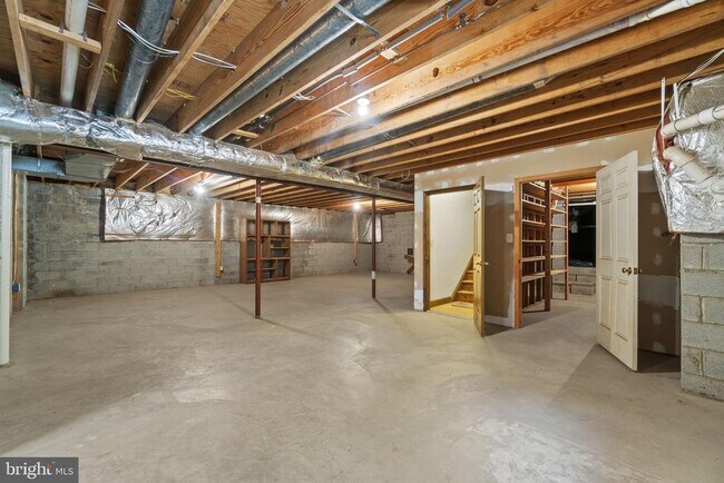Building Photo - 12780 Chatter Brook Dr