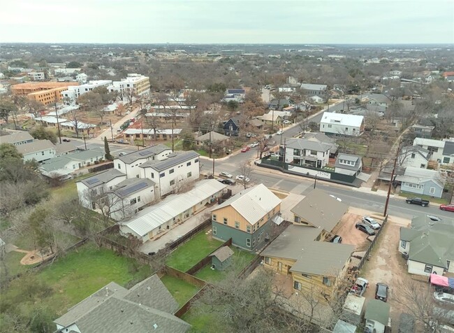Building Photo - 1126 Chicon St