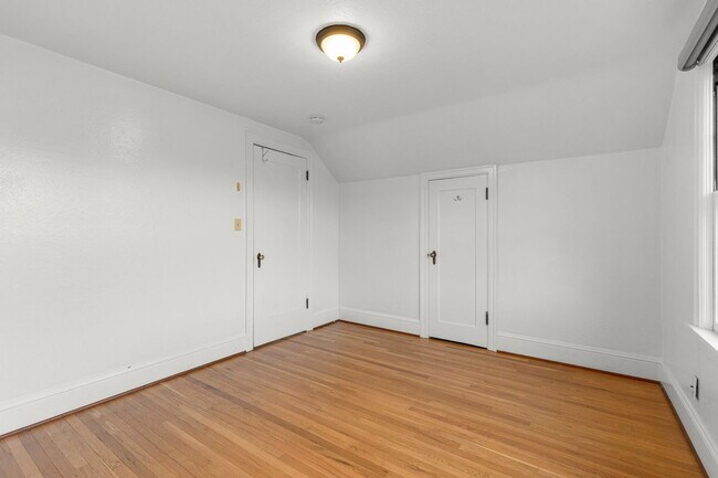 Building Photo - 3315 SE Cesar Estrada Chavez Blvd