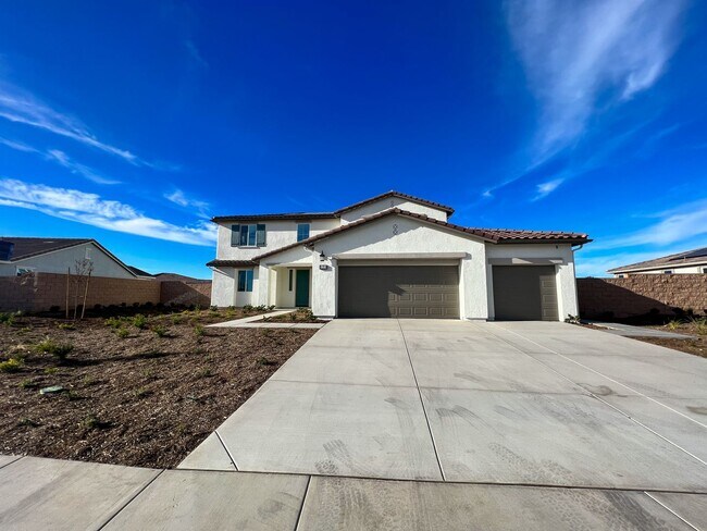 Primary Photo - 5 Bedroom home with FULL MOTHER IN LAW SUI...