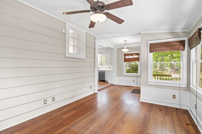 Building Photo - Historic Home in Wake Forest!