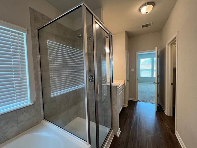 Building Photo - Beautiful 3/2 home in Oak Creek Estates,  ...