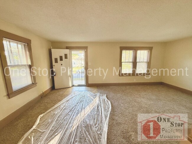 Building Photo - 3-Bedroom, 1.75-Bathroom home in Independence