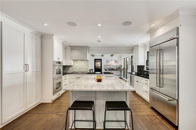 Building Photo - 1100 Kingston Dr NE