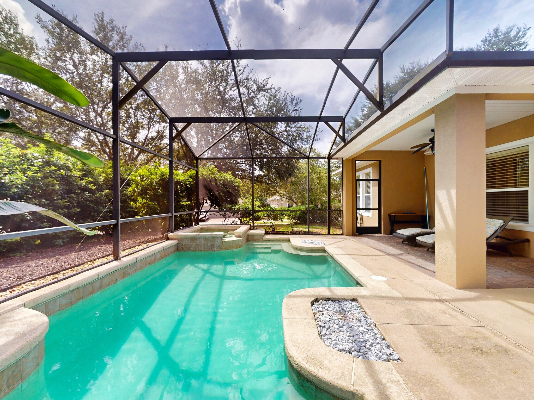 Building Photo - 610 Victoria Hills Dr