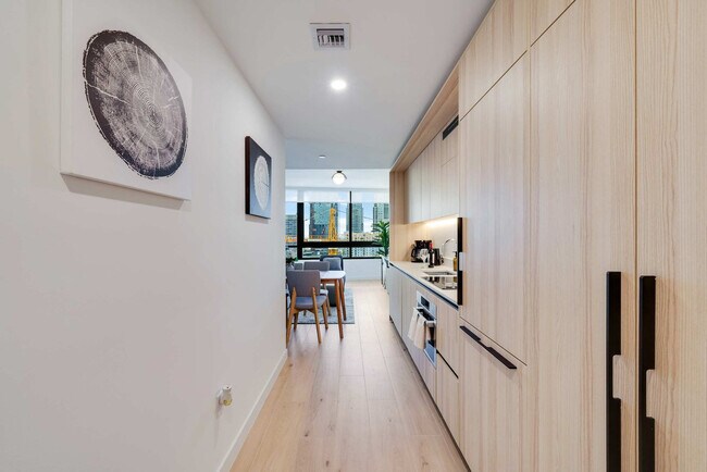 Building Photo - 225 N Miami Ave