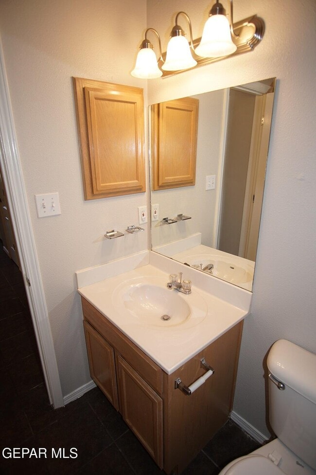 Building Photo - 10002 Cross St