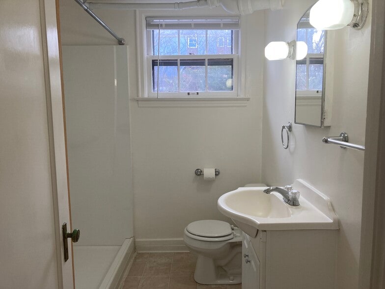 Building Photo - 361 N 8th St