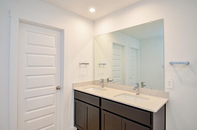 Building Photo - 1218 Isola Bella Dr