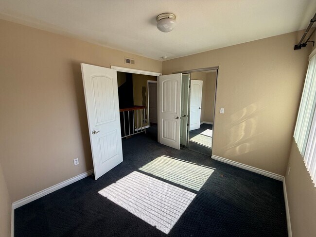 Building Photo - Gorgeous and Upgraded 4 Bed, 2.5 Bath Two-...