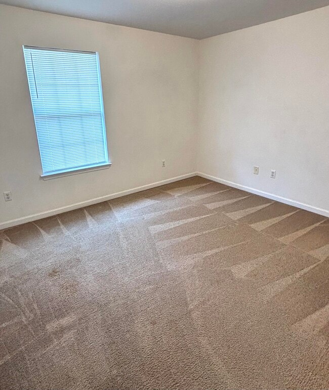 Building Photo - 1807 Treeline Ct