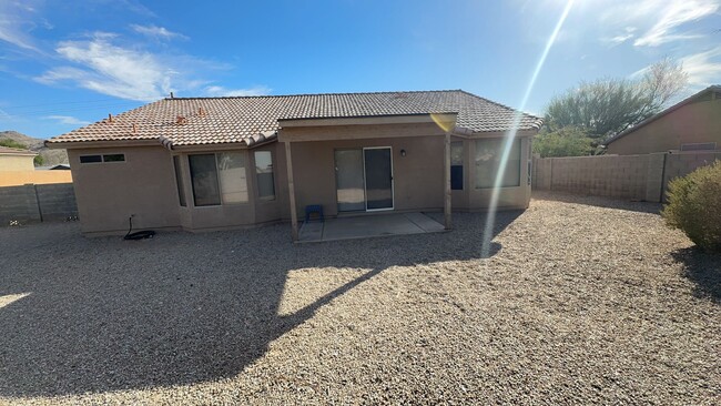 Building Photo - 3 Bedroom - 2 Bath - 1420 Sq. Ft. - 2 Car ...