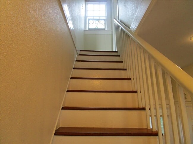 Building Photo - 1216 Post Office Rear St