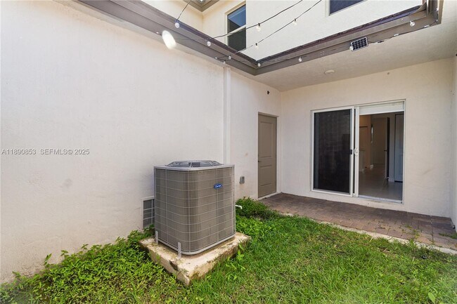 Building Photo - 26487 SW 148th Ave